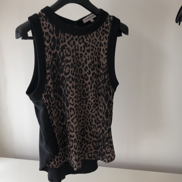 Elizabeth and James flowing top - Picture 8 of 9